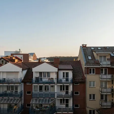 Nadmorski Apartament Komes Kolobrzeg Exterior photo